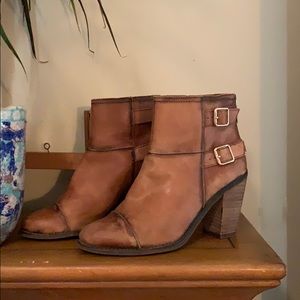 *SOLD* Jessica Simpson Leather buckle boots